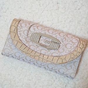 Guess cream trifold wallet